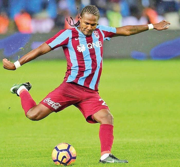 Trabzonsporun yıldızı Hugo Rodallega isyan etti