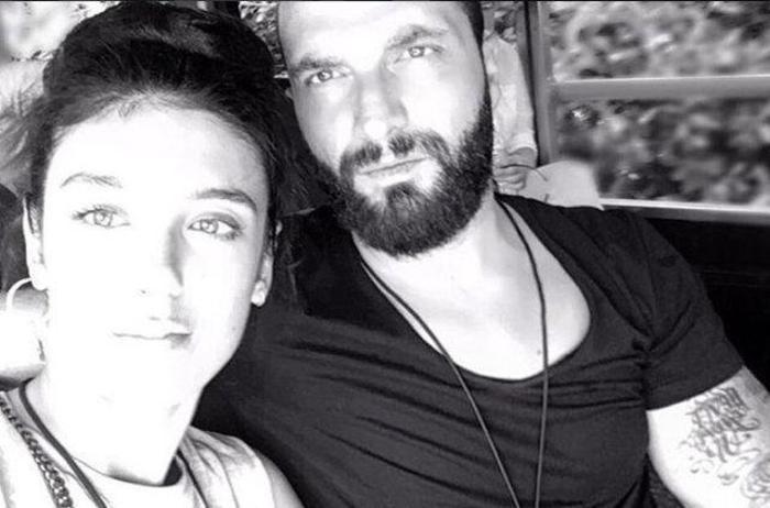 Berkay, Arda Turanın sahibi olduğu mekana gitti