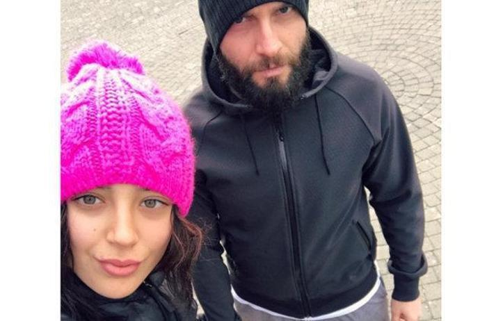Berkay, Arda Turanın sahibi olduğu mekana gitti