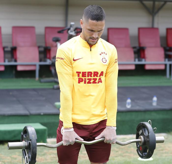 Galatasaray sahaya indi Eldivenli antrenman...
