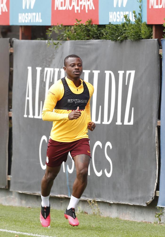 Galatasaray sahaya indi Eldivenli antrenman...