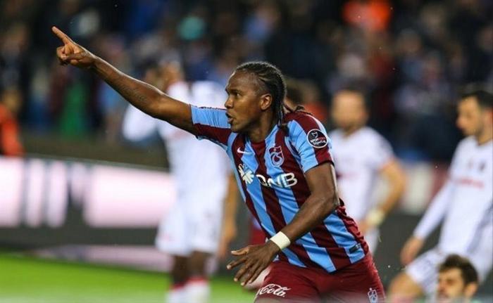 Trabzonsporun yıldızı Hugo Rodallega isyan etti