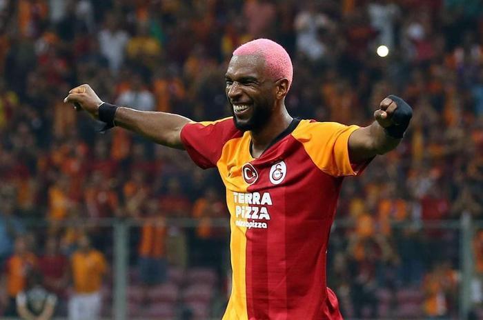 Galatasarayda sıcak saatler... Fatih Terimden flaş karar
