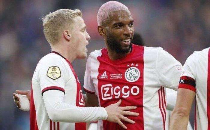Galatasarayda sıcak saatler... Fatih Terimden flaş karar
