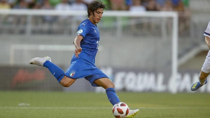 Kim bu 19 yaşındaki Sandro Tonali Herkes onu konuşuyor
