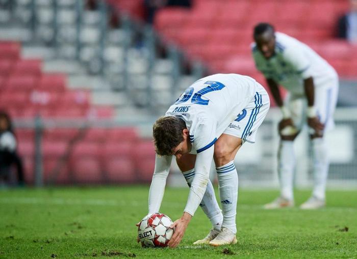 Fenerbahçede Robert Skov harekatı