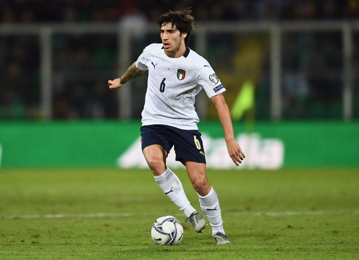 Kim bu 19 yaşındaki Sandro Tonali Herkes onu konuşuyor