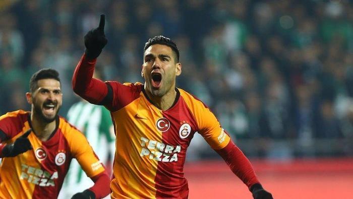 Fatih Terim istedi Mario Mandzukic harekatı başladı Galatasaray bombayı patlatıyor