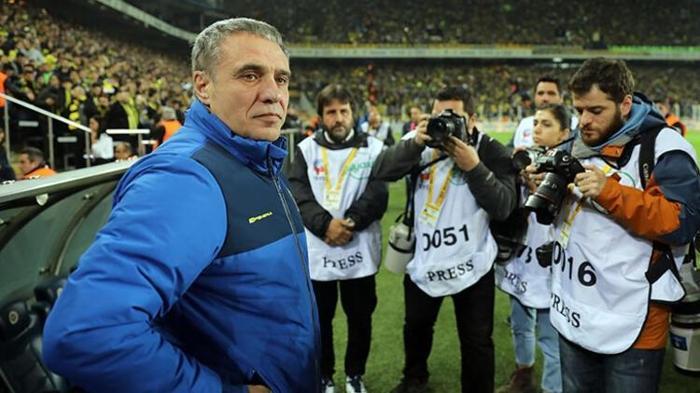 Ersun Yanal Instagram canlı yayınında konuştu: Galatasarayın UEFA Kupası...