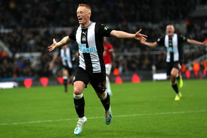 Fenerbahçe Matthew Longstaff için devrede Bedava orta saha...