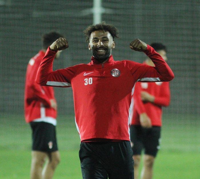 Nazım Sangare Bundesligaya... Galatasaray, Fenerbahçe ve Beşiktaşa kötü haber