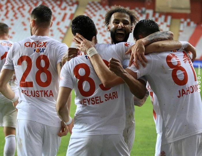 Nazım Sangare Bundesligaya... Galatasaray, Fenerbahçe ve Beşiktaşa kötü haber