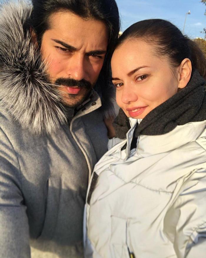 Fahriye Evcenin görümce krizi Burak Özçivit arada kaldı...