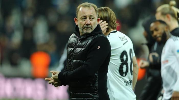 Sergen Yalçın karar verecek Beşiktaşta son dakika Andre Carrillo gelişmesi