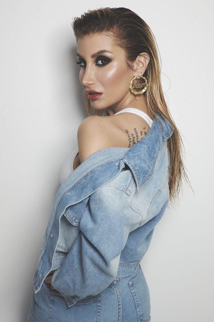 İrem Dericinin karantina pozları