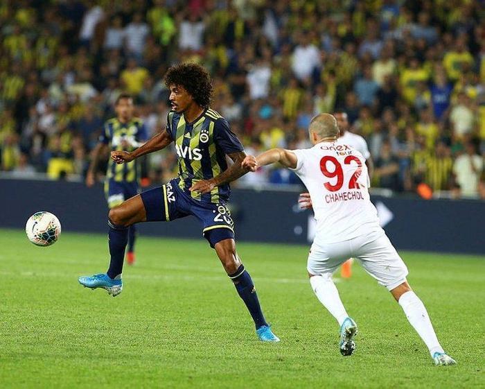 Yıldız futbolcu indirimi kabul etmedi Fenerbahçeden ayrılıyor
