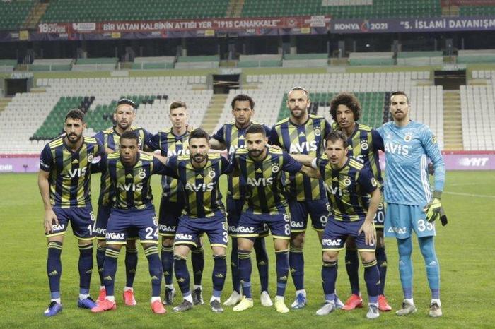 Yıldız futbolcu indirimi kabul etmedi Fenerbahçeden ayrılıyor