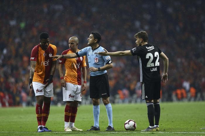 Cüneyt Çakır rekor kırdı Süper Ligde hakemler ne kadar maaş alıyor
