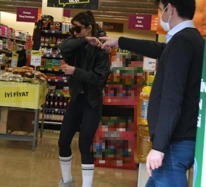 Bestemsu Özdemir yasağı hiçe saydı Maskesiz markette...