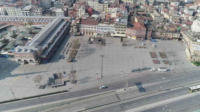 Sokağa çıkma yasağının ardından İstanbulda tarihi görüntüler