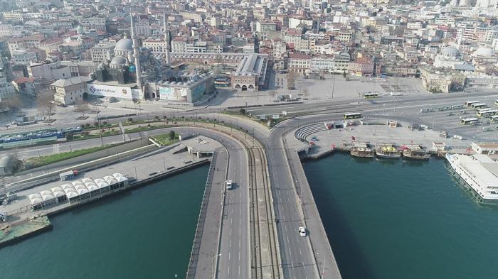 Sokağa çıkma yasağının ardından İstanbulda tarihi görüntüler