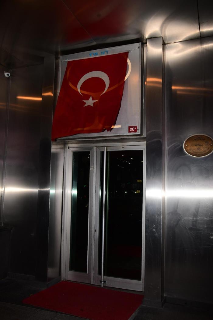 Ünlü mekanların kepenkleri indi