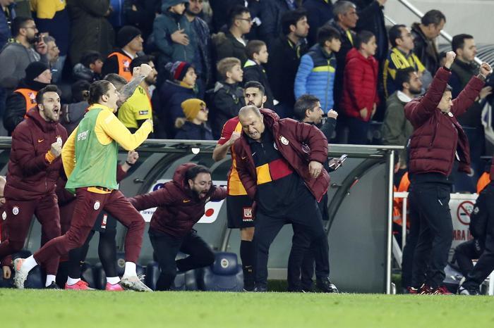 Fenerbahçe taraftarı çıldırdı: Ali Koç-Ersun Yanal istifa