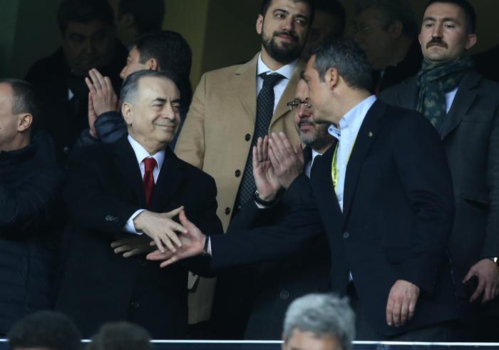 Fenerbahçe taraftarı çıldırdı: Ali Koç-Ersun Yanal istifa