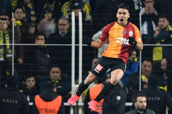 Galatasaray derbide Fenerbahçeyi devirdi İşte müthiş maçın hikayesi...