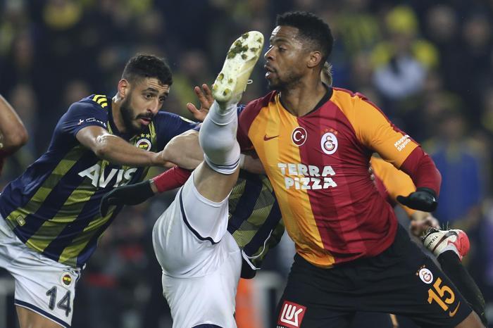 Galatasaray derbide Fenerbahçeyi devirdi İşte müthiş maçın hikayesi...