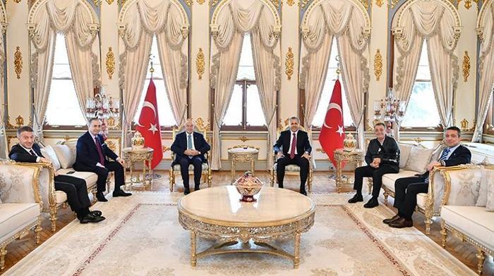 Beşiktaş - Trabzonspor ve Fenerbahçe - Galatasaray maçları öncesi tarihi buluşma