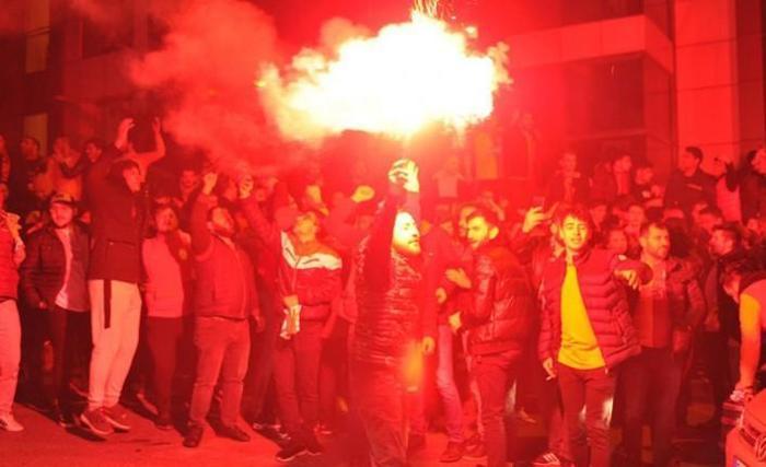 Galatasaray derbide Fenerbahçeyi devirdi İşte müthiş maçın hikayesi...