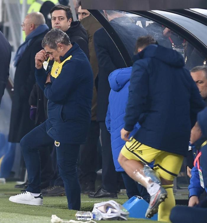 Fenerbahçe taraftarından flaş tepki: Ersun Yanal istifa