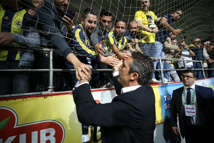 Fenerbahçede o gün geldi Ali Koçun açıklaması bekleniyor...