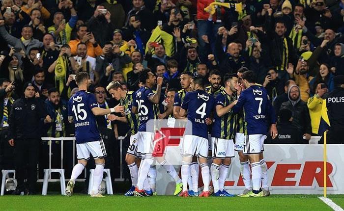 Fenerbahçe-Galatasaray derbisinden kareler Ozan Tufan-Fatih Terim gerilimi...