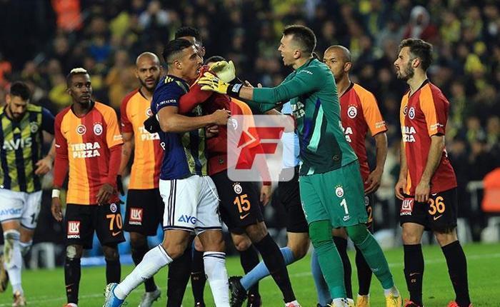 Fenerbahçe-Galatasaray derbisinden kareler Ozan Tufan-Fatih Terim gerilimi...