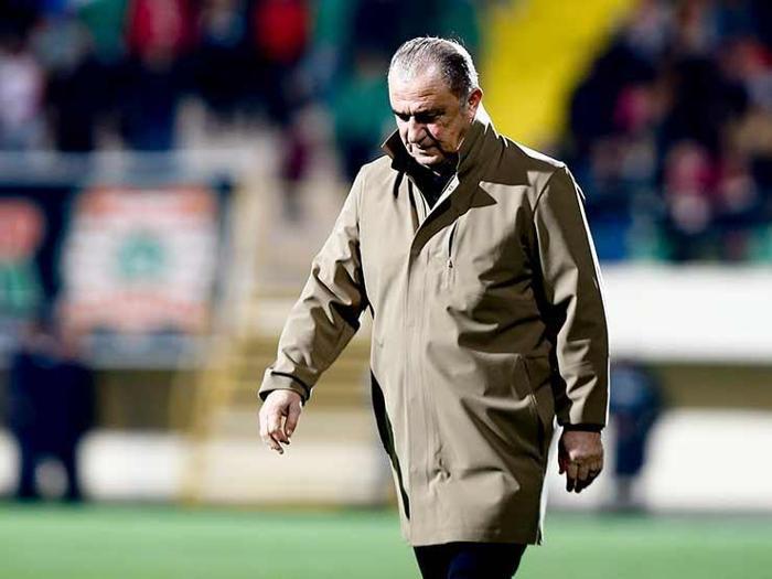 Galatasarayda Alanyaspor maçında Fatih Terim çılgına döndü