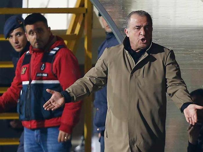 Galatasarayda Alanyaspor maçında Fatih Terim çılgına döndü