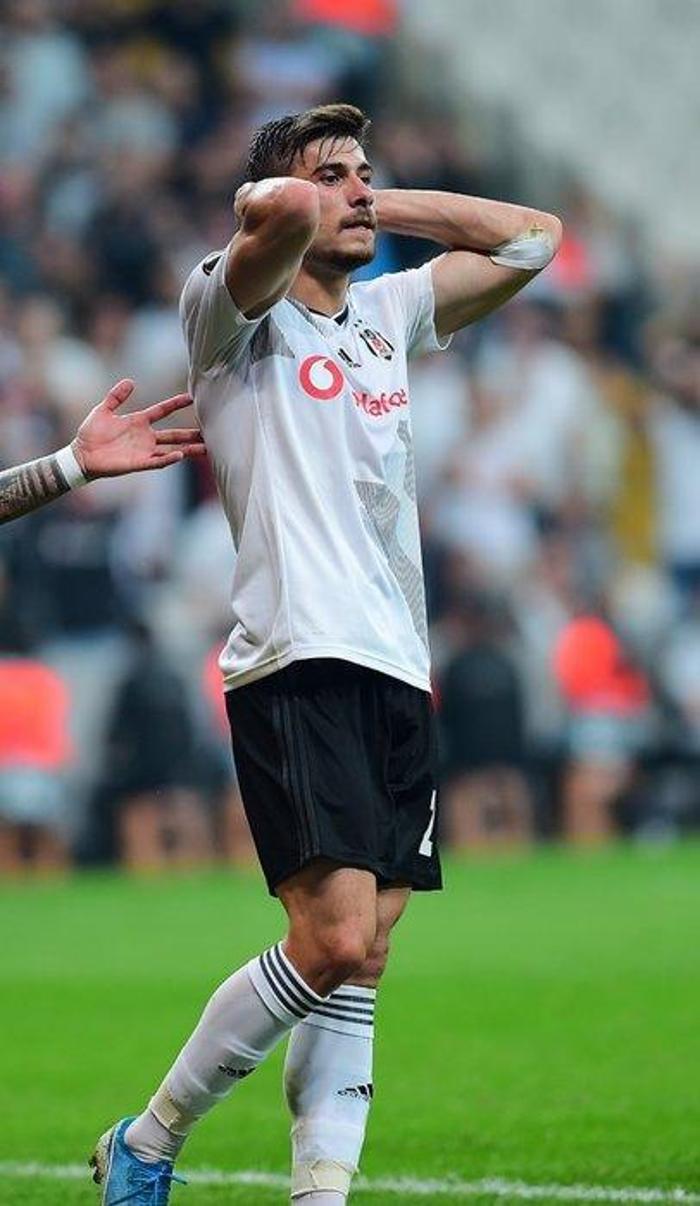 BENİ KOVDU