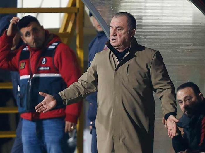 Galatasarayda Alanyaspor maçında Fatih Terim çılgına döndü