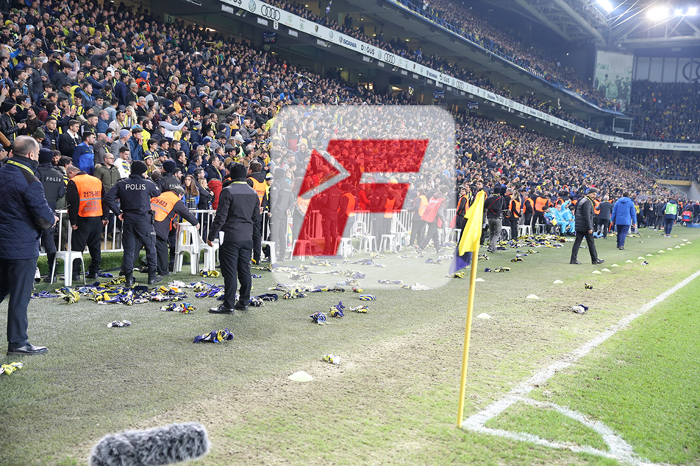 Fenerbahçe taraftarlarından Elazığdaki depremin mağdurlarına destek