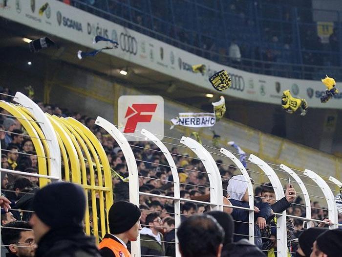 Fenerbahçe taraftarlarından Elazığdaki depremin mağdurlarına destek