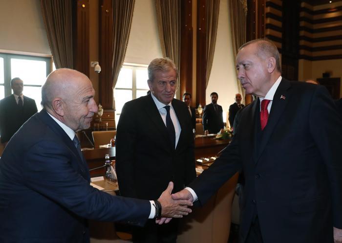 Cumhurbaşkanı Erdoğan, kulüpleri kabul etti