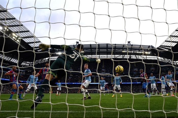 Cenk Tosunlu Crystal Palacedan Manchester Cityye çelme