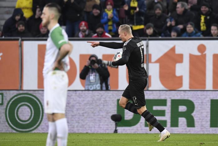 Erling Haaland Borussia Dortmund formasıyla harikalar yarattı