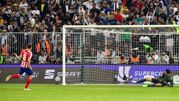 Şampiyon Real Madrid kupasına kavuştu