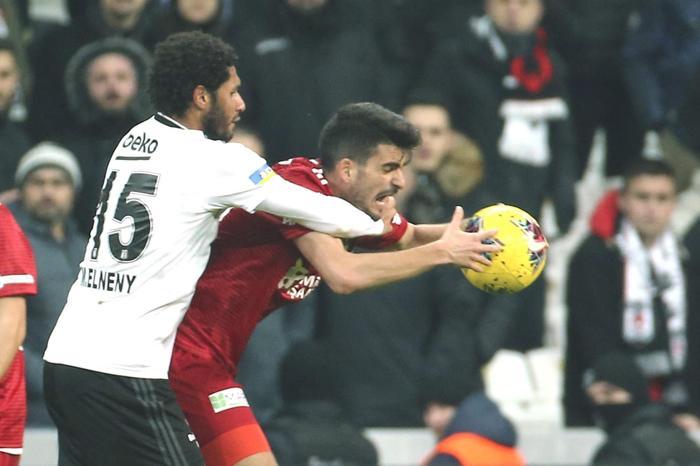 Beşiktaş - Sivasspor maçında büyük olay Fatih Aksoy ıslıklandı