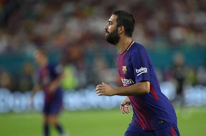 Arda Turan ile Mino Raiola arasında gece yarısı transfer görüşmesi