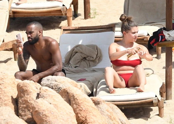 Alexandre Lacazette sevgilisini Funda Gedik ile aldattı Jartiyer detayı...