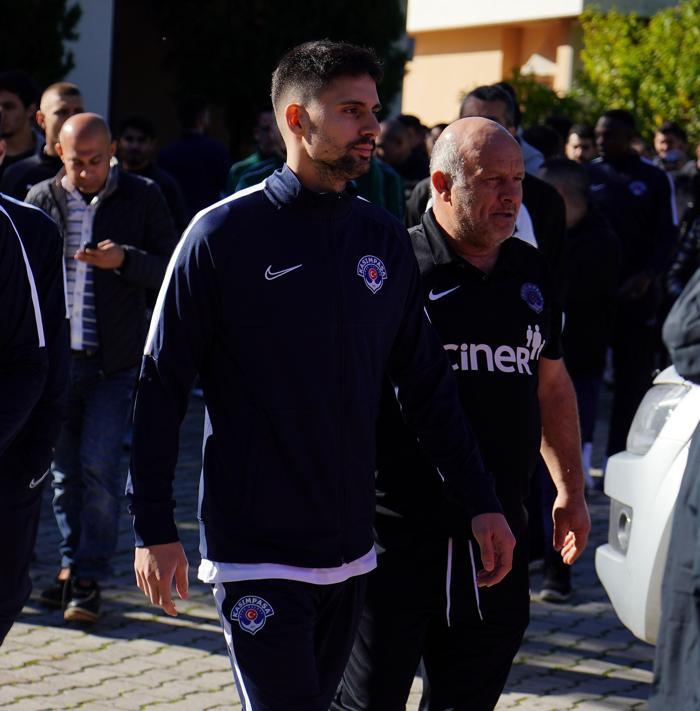 Futbolcular cuma namazında buluştu